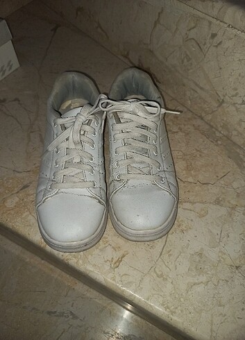 beyaz spoer ayakkabı