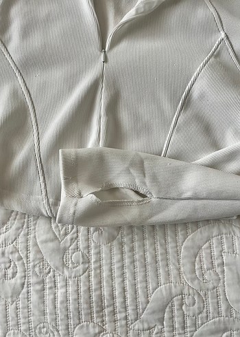 Beyaz Uzun Kollu Yarım Fermuarlı Kadın Üst - Görsel 2