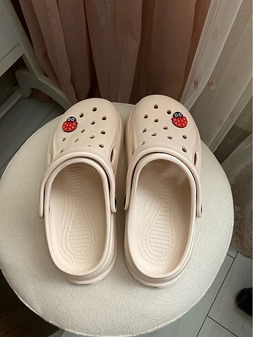 38 Beden beyaz Renk Crocs terlik