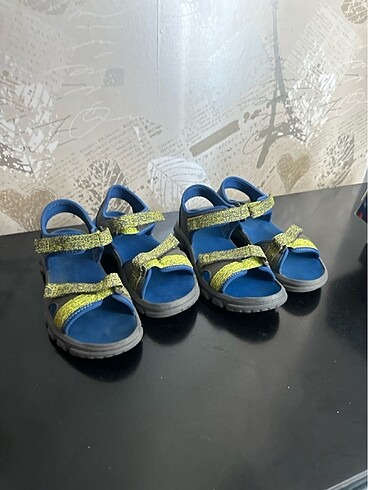 Decathlon sandalet, 2 adet fiyatıdır, 33-34 numara