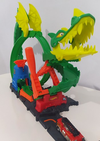 hot wheels ejderhayla mücadele pisti - Görsel 8