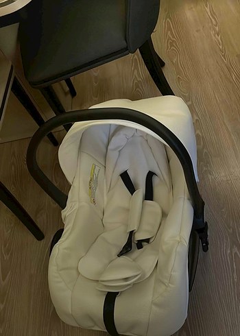 Beyaz Bebek Arabası huggy - Görsel 3