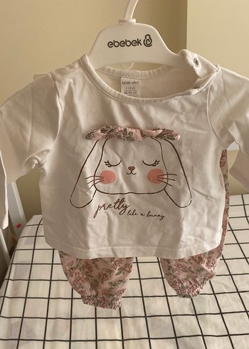 3 Ay Beden beyaz Renk Uzun Kollu Dantelli Bebek Kız Takımı