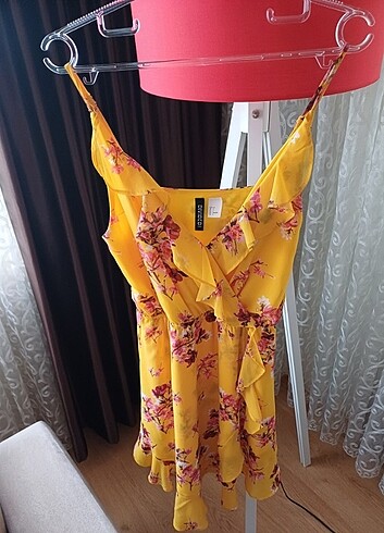 xs Beden sarı Renk H&m elbise 