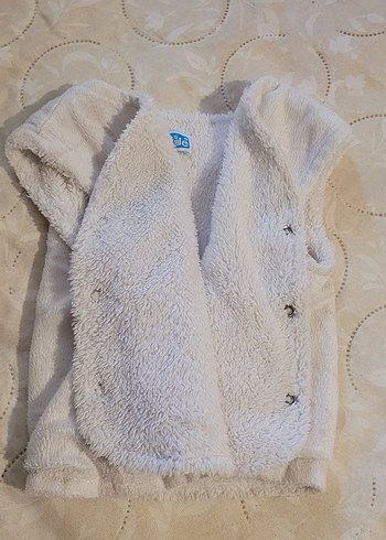 Kız Çocuk Düğmeli Beyaz Yelek - Görsel 4