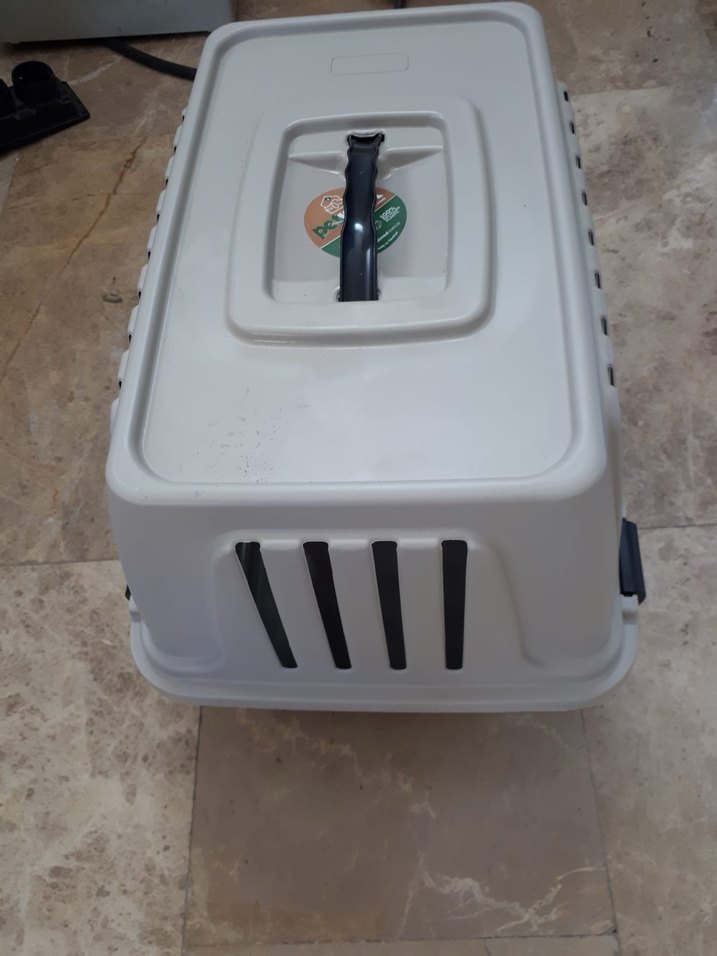 Gri Kapılı Beyaz Taşıma Kafesi - Görsel 3