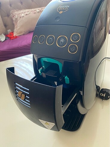 Beden Renk Nescafe Gold Bluetooth Özellikli Kahve Makinesi