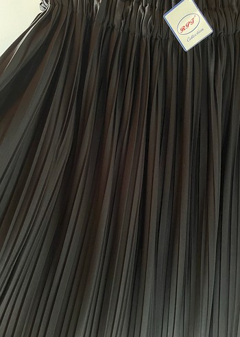 Siyah Pilili Uzun Gotik Etek - Görsel 3