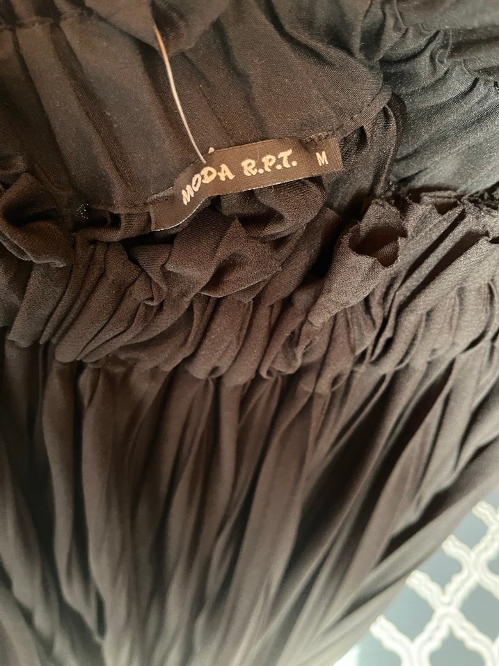 Siyah Pilili Uzun Gotik Etek - Görsel 4