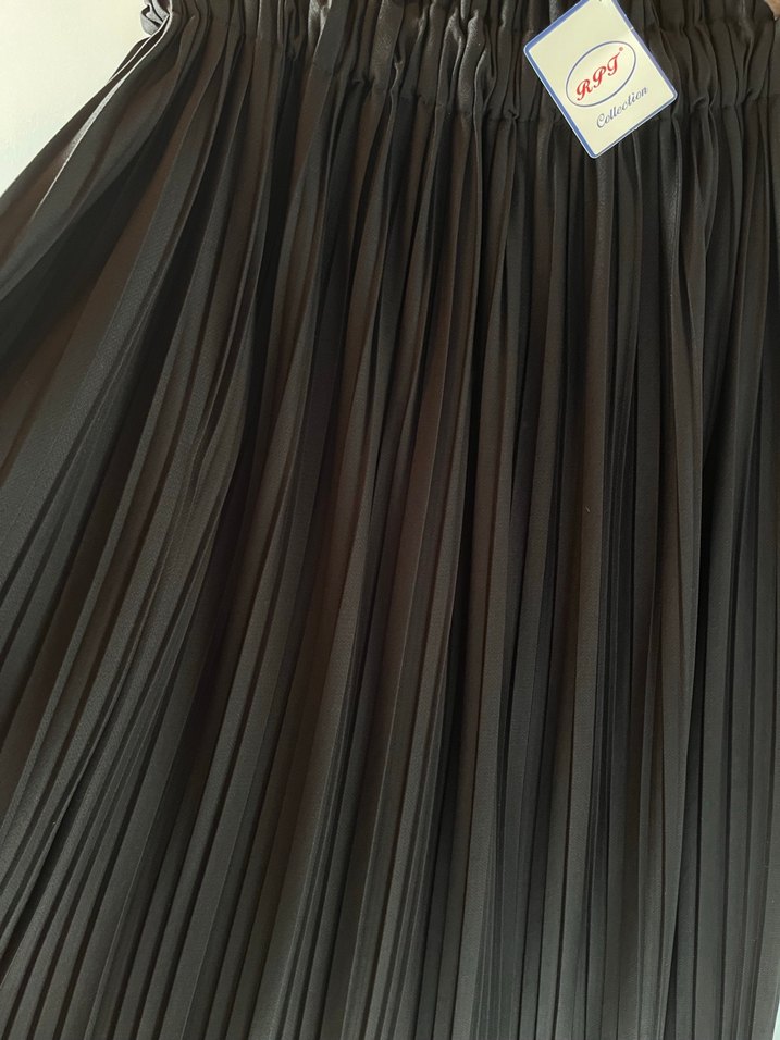 Siyah Pilili Uzun Gotik Etek - Görsel 3