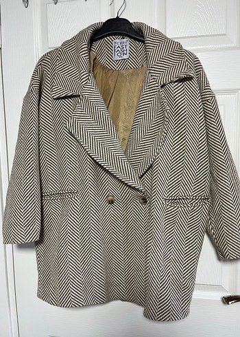 Bej Zebra  Desenli Midi Kadın Kaban - Görsel 3