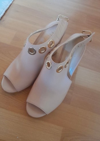 Bej Kadın Deri Topuklu Sandalet - Görsel 3