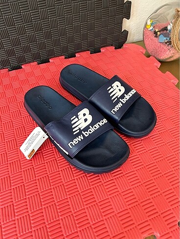 NEW BALANCE TERLİK 42 NUMARA