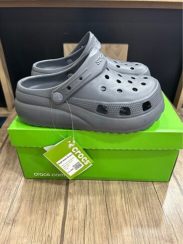 Crocs CROCS YÜKSEK TABAN TERLİK 36-40 NUMARA ARALIĞI