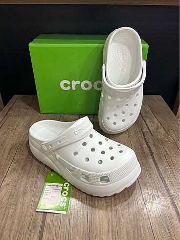 CROCS TERLİK YÜKSEK TABAN 37 NUMARA