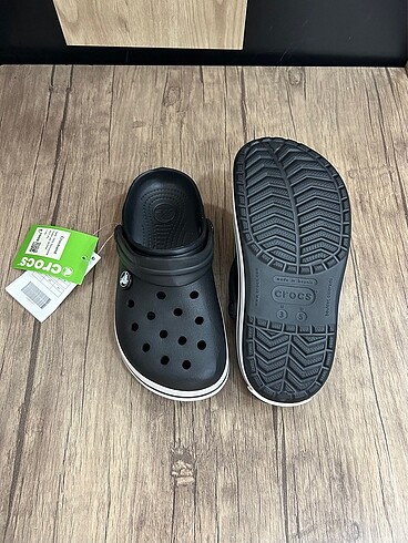 39 Beden siyah Renk CROCS TERLİK 39 NUMARA