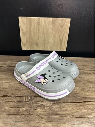 30 Beden gri Renk CROCS TERLİK 30 NUMARA
