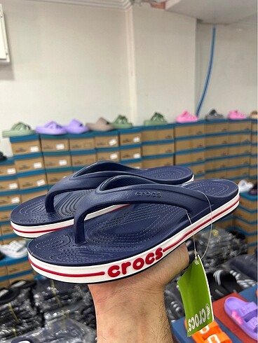 CROCS PARMAK ARASI TERLİK 46 NUMARA