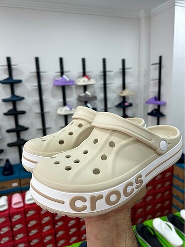 CROCS TERLİK 44 NUMARA