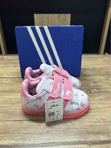 Adidas ADİDAS BARBİE AYAKKABI 24 NUMARA