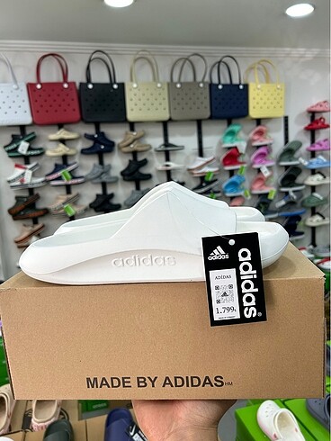 ADİDAS YEZZY TERLİK 45 NUMARA