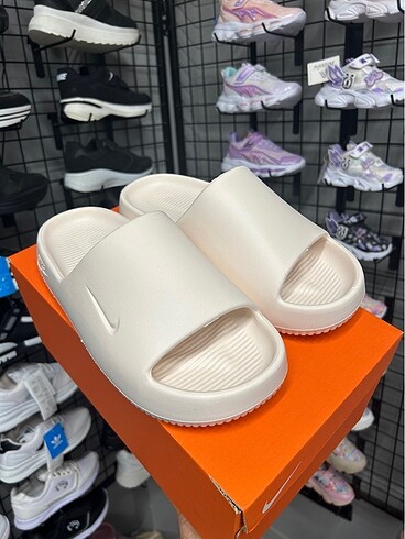 Nike NİKE TERLİK 43 NUMARA