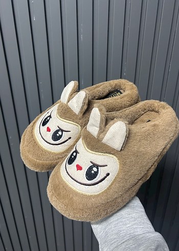 38 Beden Kahverengi Nakışlı Peluş Kadın Ev Terliği 38 NUMARA