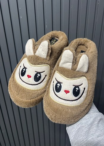 Kahverengi Nakışlı Peluş Kadın Ev Terliği 38 NUMARA