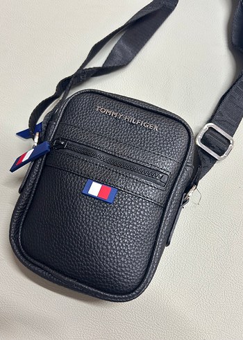 Beden Tommy Hilfiger Siyah Erkek Omuz Çantası
