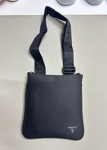 Prada PRADA OMUZ ÇANTASI