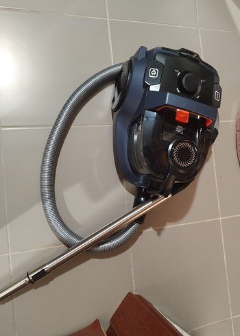Gri Toz Torbasız Elektrikli Süpürge