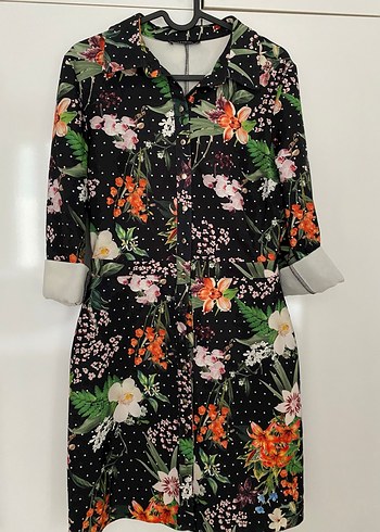 Çiçek Desenli Elbise - Görsel 3