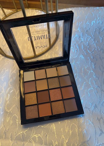 NYX Ultimate Göz Farı Paleti - Bej Tonları