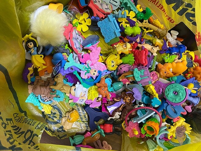 Kinder sürpriz yumurta oyuncakları