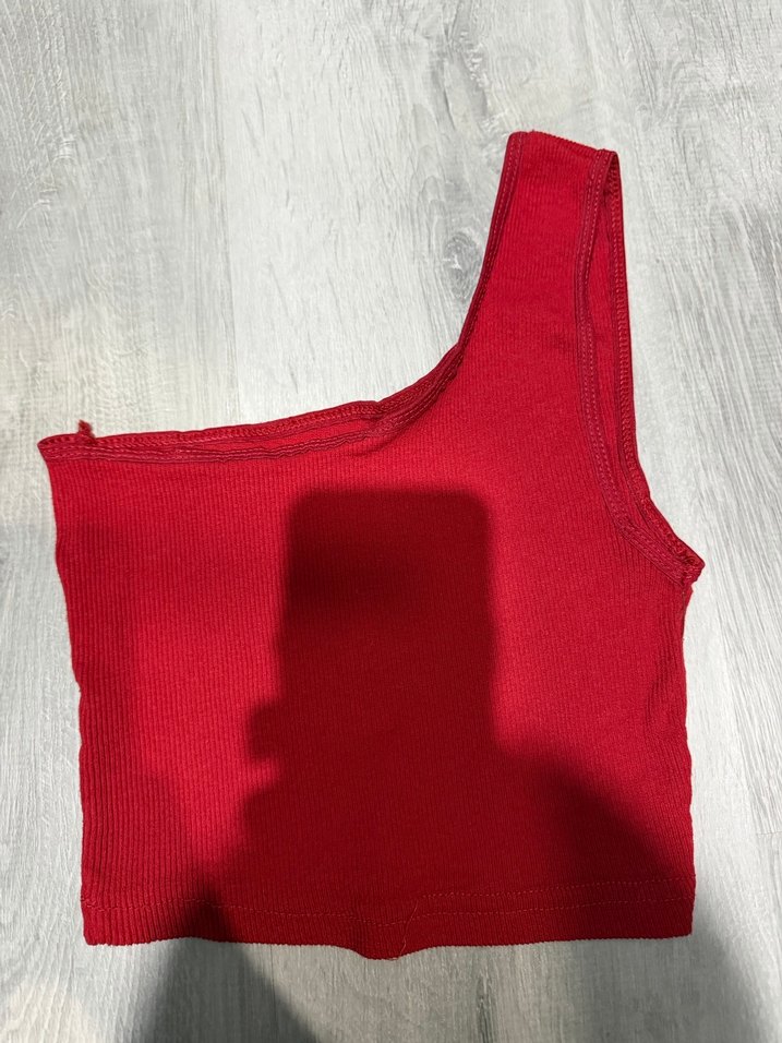 Kırmızı Asimetrik Kesim Crop Top - Görsel 2