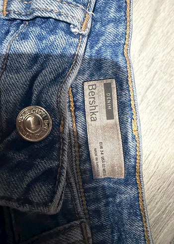 Kadın Mavi Kemerli Mini Denim Şort - Görsel 3