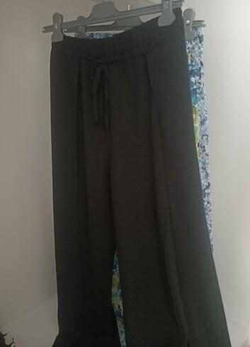 Yırtmaçlı pantolon 