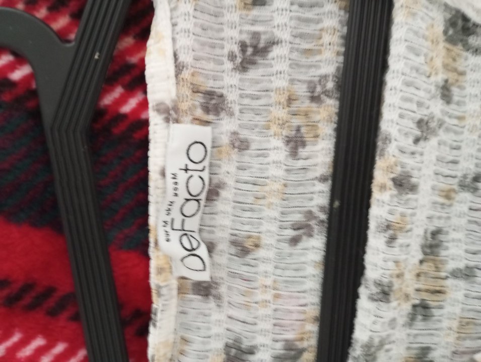 Düğmeli V Yakalı Kadın Bluz - Görsel 2