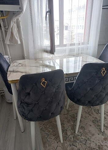 Diğer 6 adet mutfak masası sandalyesi