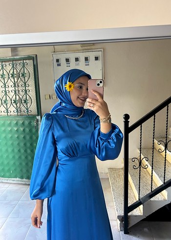 Mavi Yüksek Yakalı Uzun Salaş Elbise