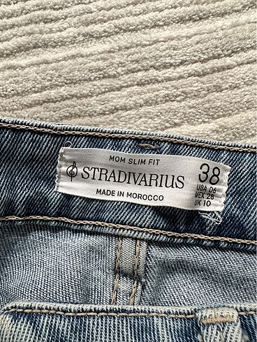 38 Beden Stradivarius mom slim fit jean