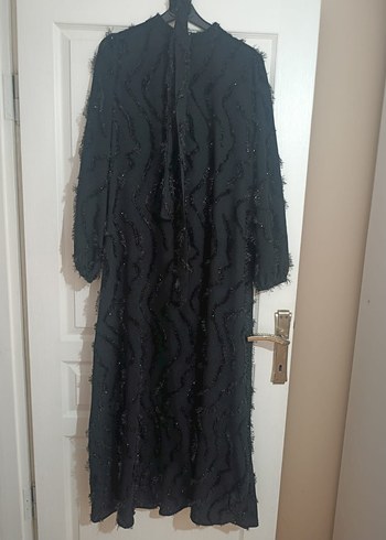 Uzun Siyah Fırfırlı Gotik Elbise