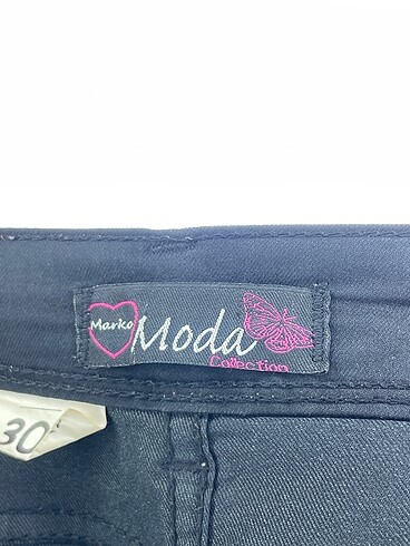 30 Beden siyah Renk PreLoved Jean / Kot %70 İndirimli.