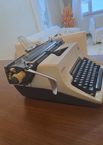 Olympia Beyaz Daktilo - Görsel 5