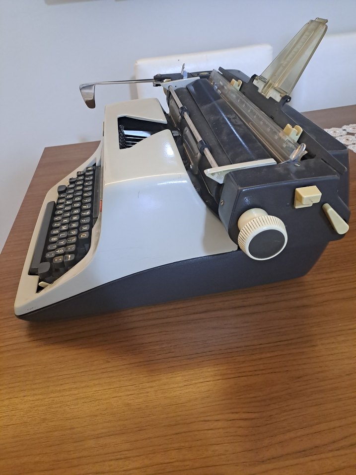 Olympia Beyaz Daktilo - Görsel 3