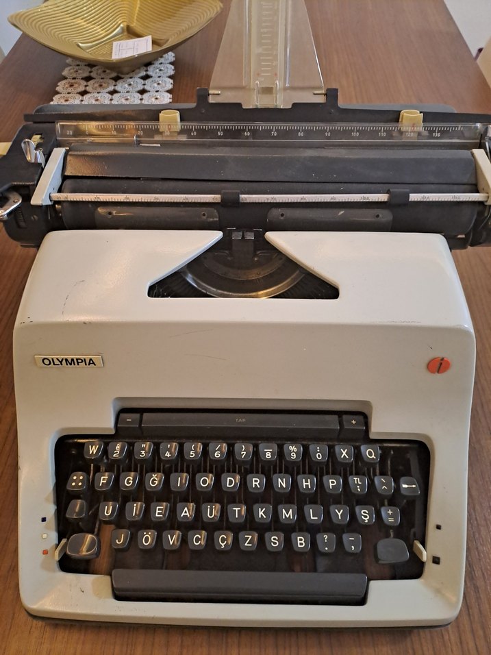 Olympia Beyaz Daktilo - Görsel 2