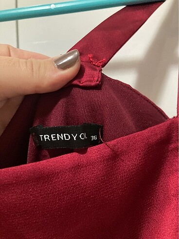 s Beden Trendyolmilla kırmızı kısa elbise