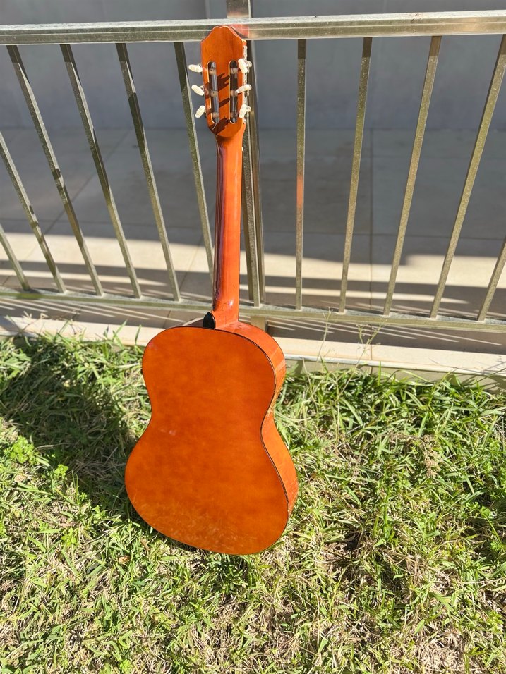 Klasik Kahverengi Gitar - Görsel 3