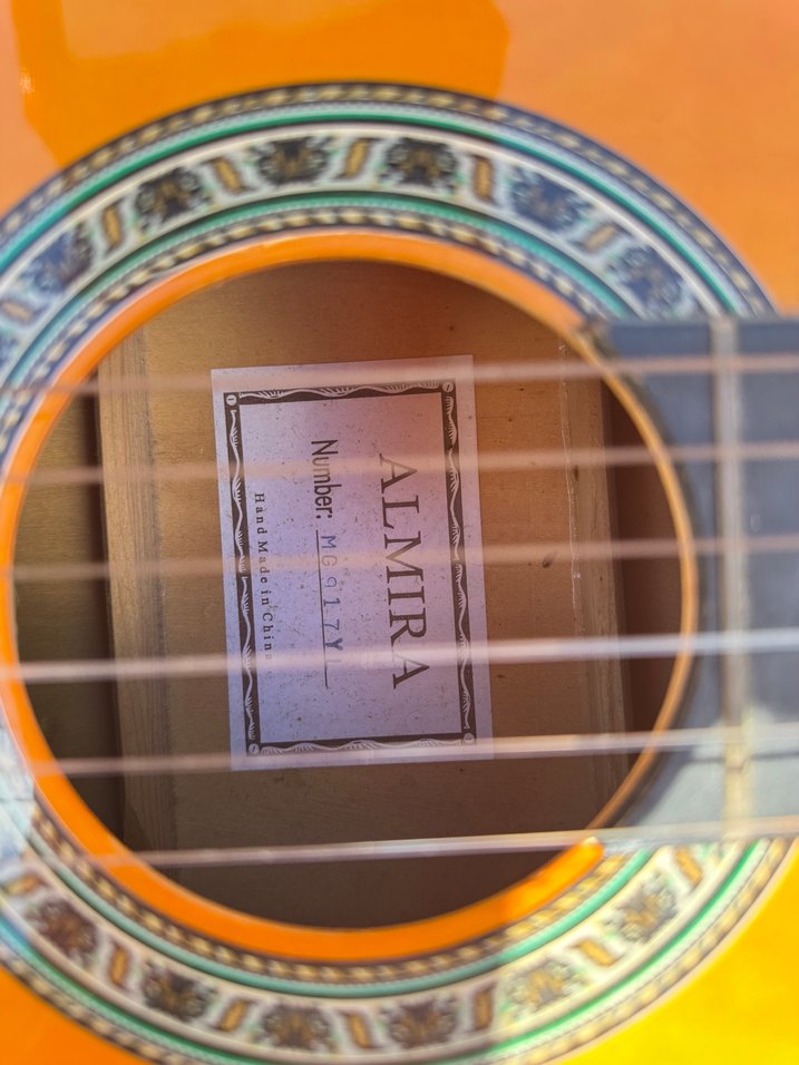 Klasik Kahverengi Gitar - Görsel 5