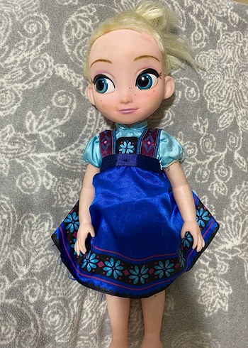 Parlak Mavi Elbiseli Bebek - Görsel 3